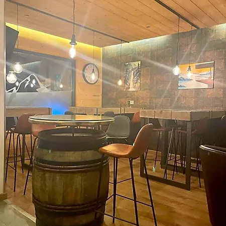 雪绒花酒店 酒店 4*